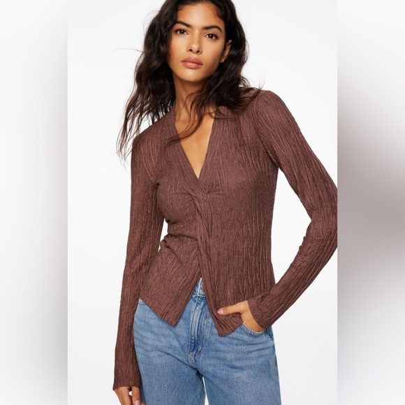 Dynamite Long Sleeve Textured Top - Picture 3 of 10